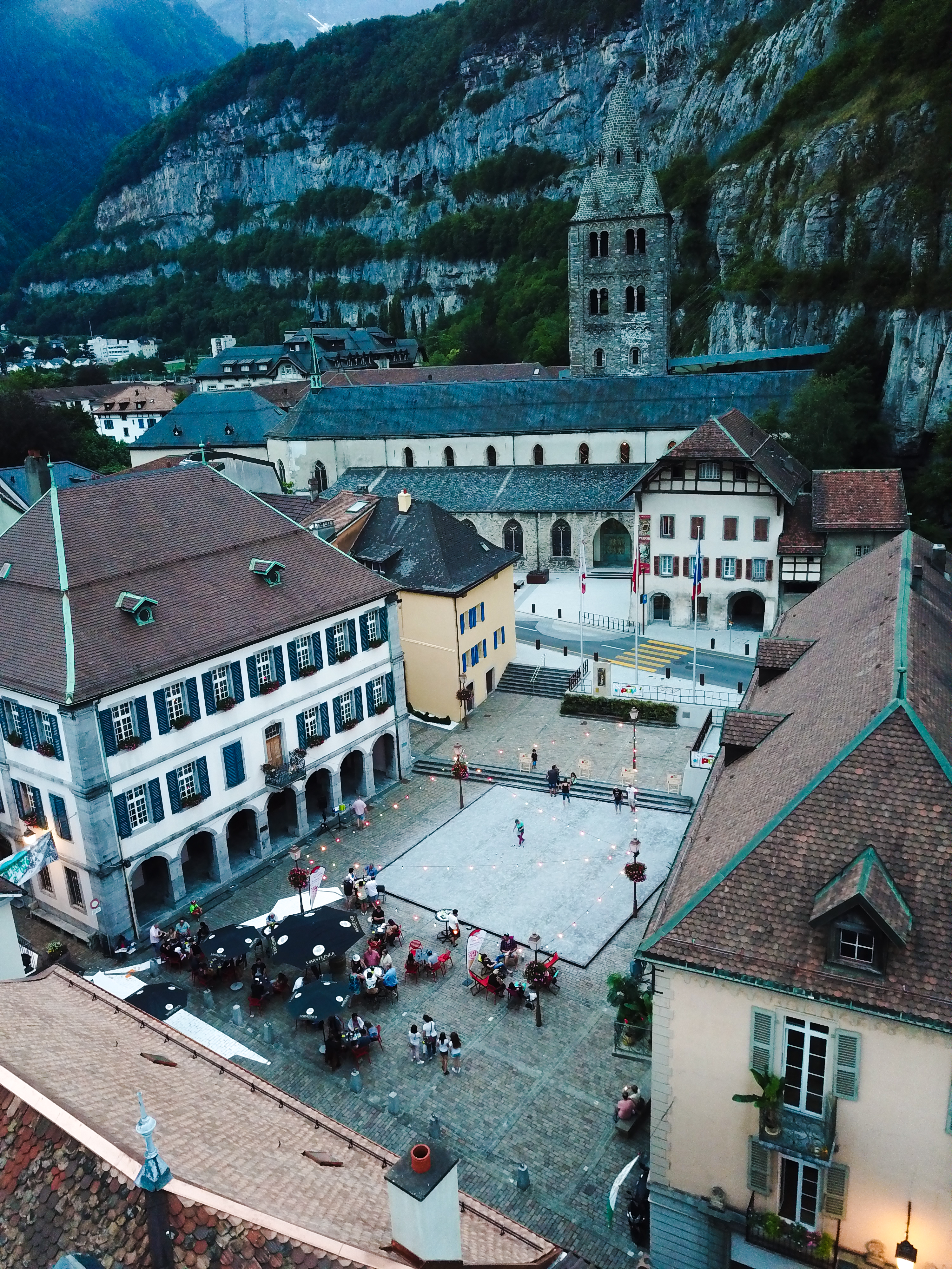 St-Maurice fait un pas en direction de Collonges en vue d'une fusion